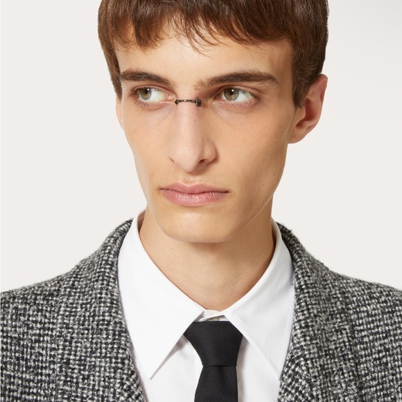 VALENTINO Unique Gunmetal Elegant Jewelry Piece - Picture 8 of 16